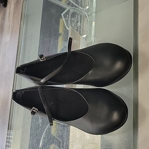 Capezio dance shoes character shoe